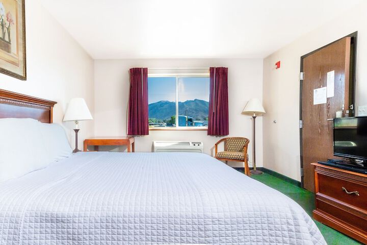 Room 32 of 36