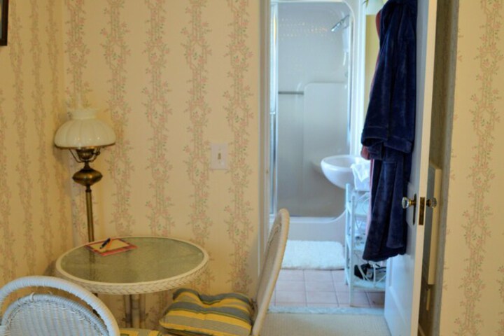Room 21 of 36