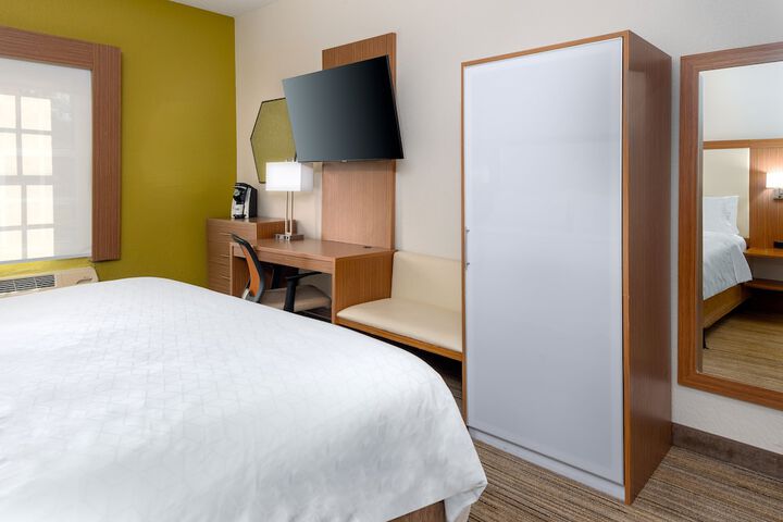 Holiday Inn Express & Suites Naples North - Bonita Springs by IHG