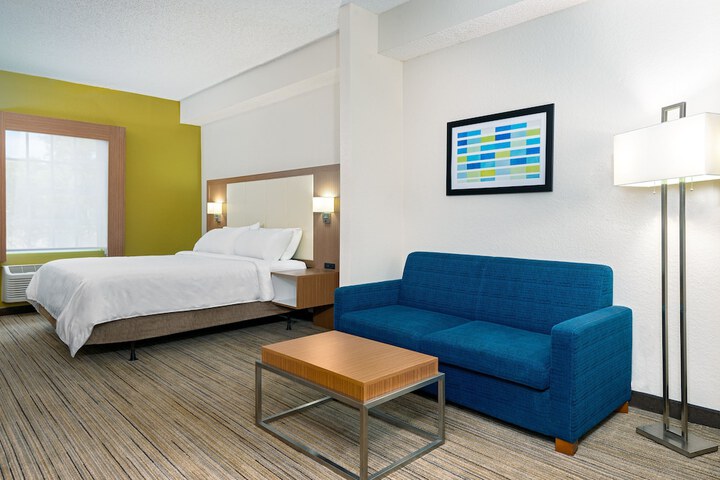 Holiday Inn Express & Suites Naples North - Bonita Springs by IHG