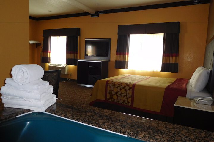 Room 16 of 37