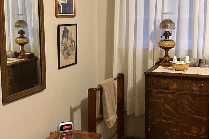 Room 51 of 63