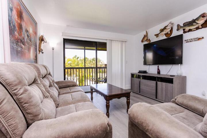 Bass & Sun Condominium 2 / 2 Bedroom
