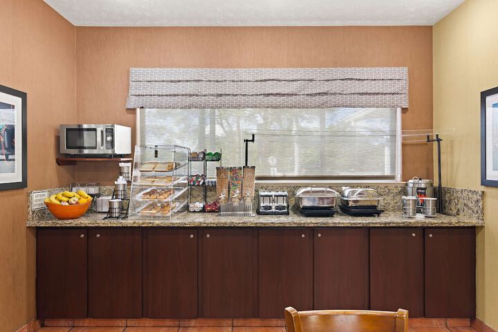 Breakfast/Coffee Service 26 of 27