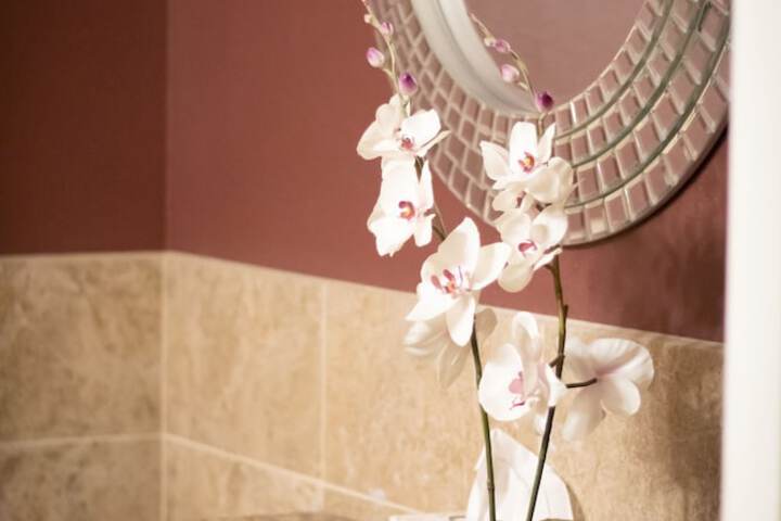 Monument Inn & Suites