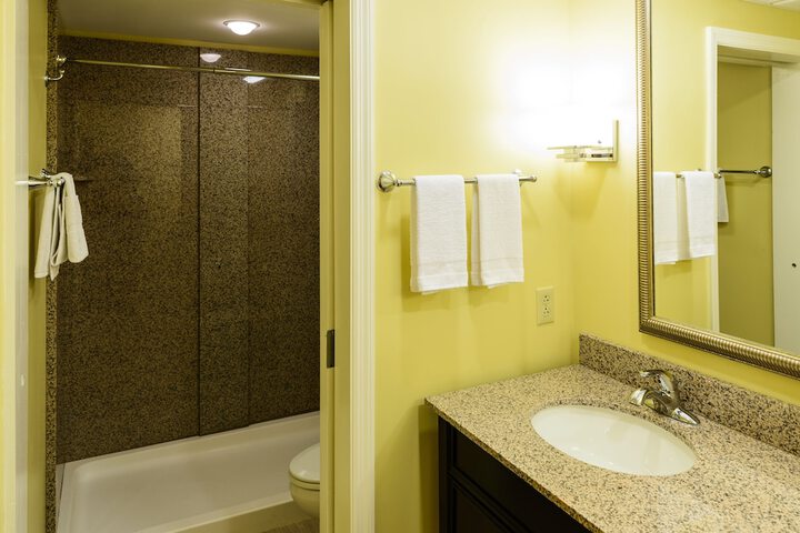 Room 27 of 47