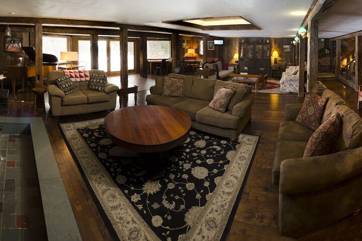 Summit Lodge