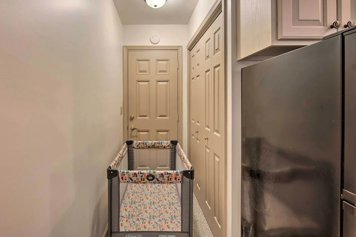 Cozy garden Room in Welsh Mountain Suites!