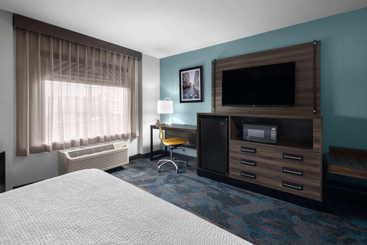 Room 21 of 29