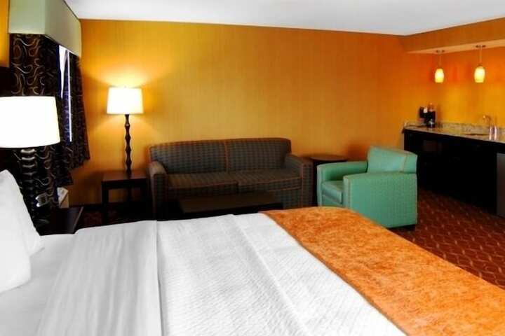 Room 27 of 79