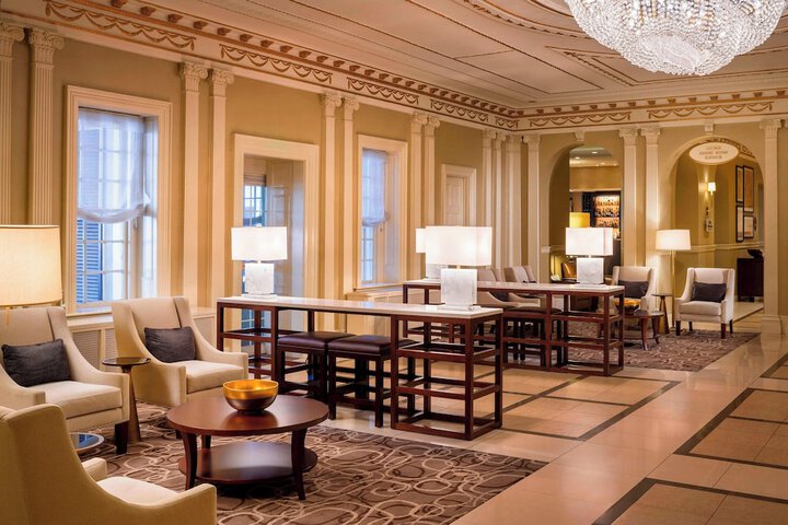 Sheraton Commander Hotel