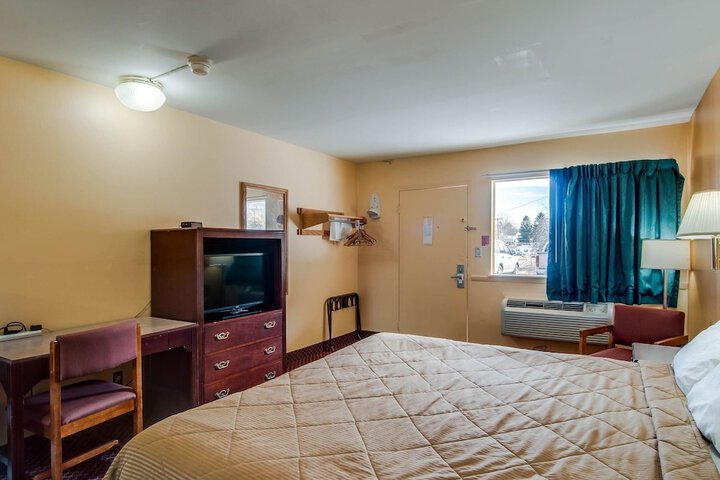 Room 18 of 27