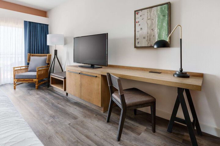 Room 27 of 61