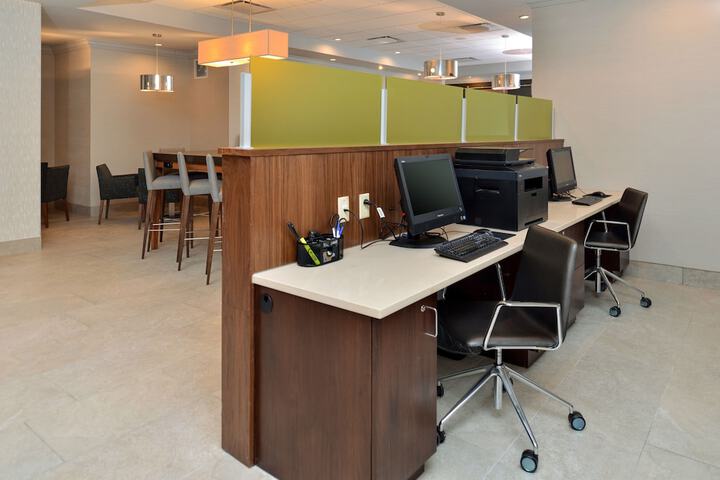 Business Center 70 of 71