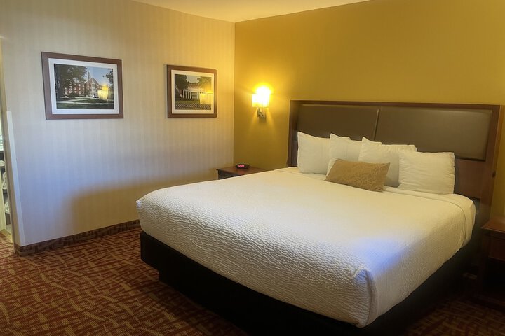 Room 10 of 25