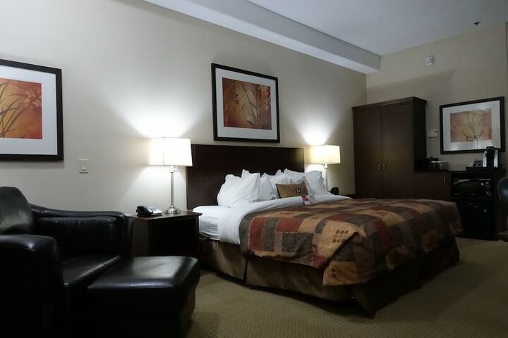Ramada by Wyndham Weyburn
