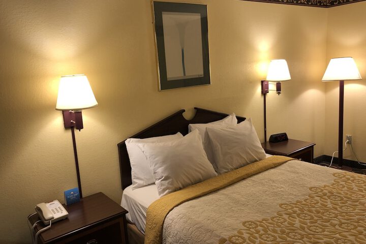 Room 8 of 29