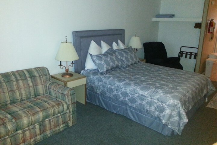 Room 4 of 7