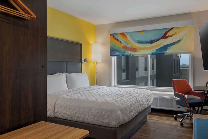 Room 10 of 22
