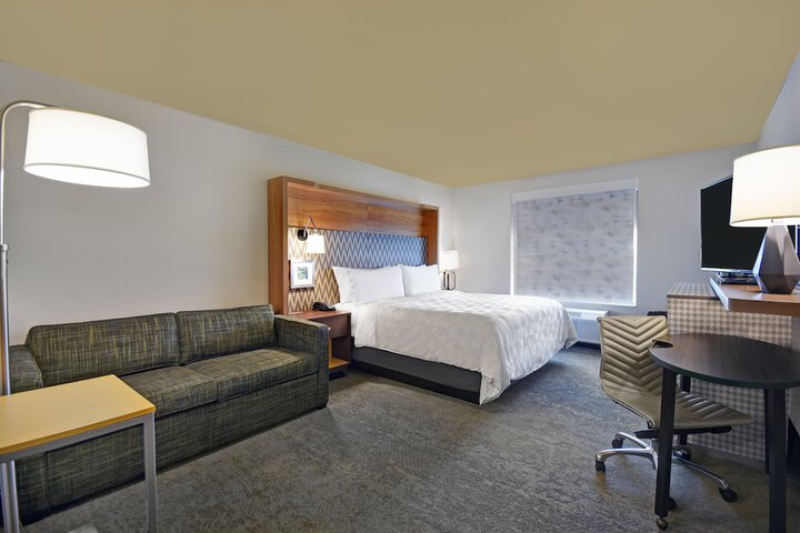 Room 25 of 57