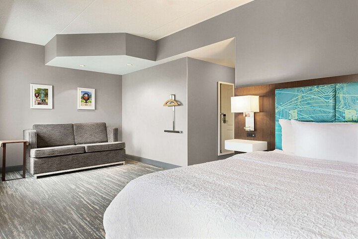 Room 19 of 28