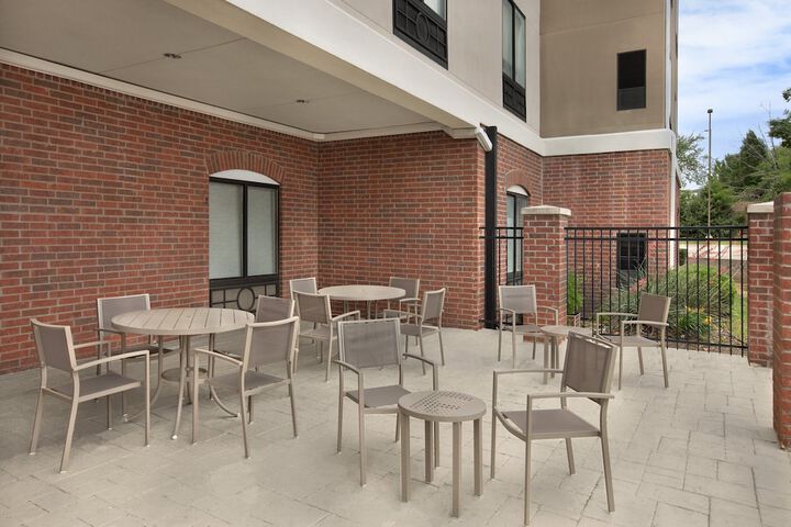 Holiday Inn Express Hotel & Suites DFW West - Hurst by IHG