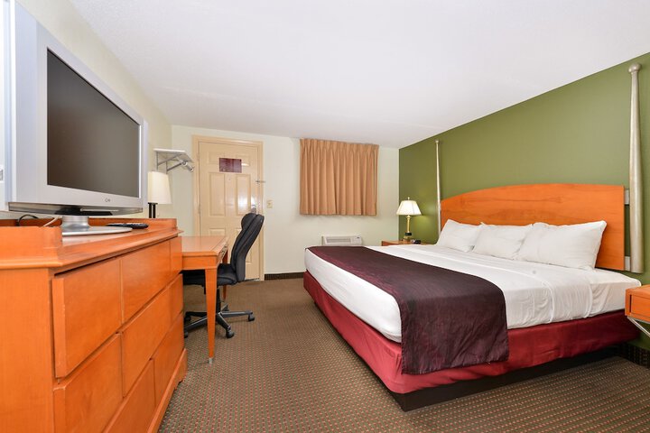 Room 7 of 19