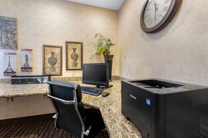 Comfort Suites Findlay I-75 near Sports Complex