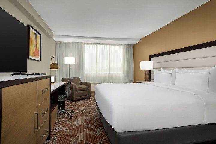 Room 16 of 38
