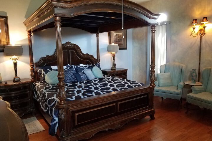 Tuscan Manor