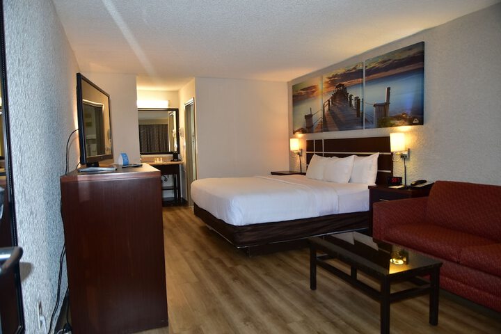 Days Inn by Wyndham Stuart