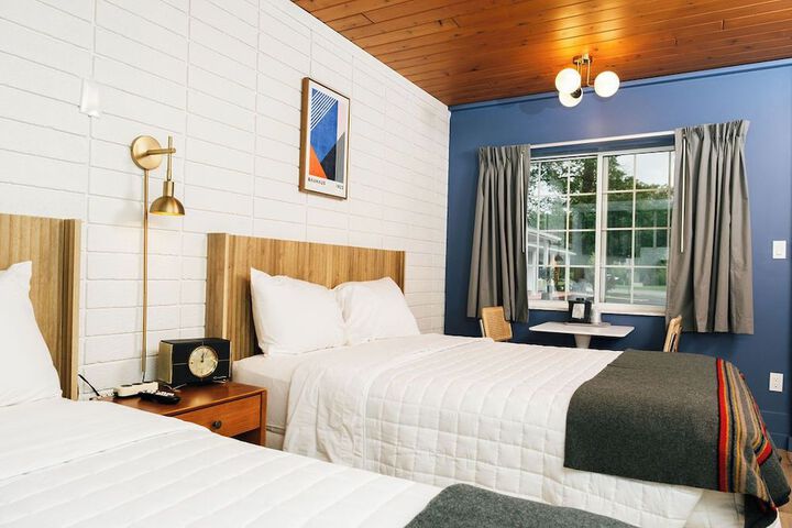 Room 8 of 19