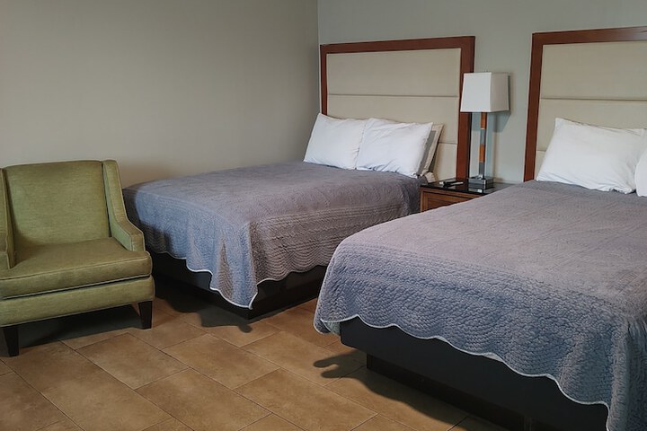 Room 12 of 21