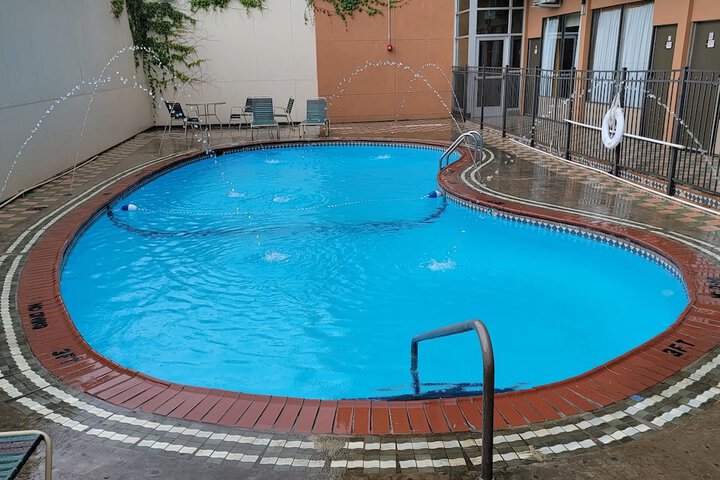 Pool 4 of 21