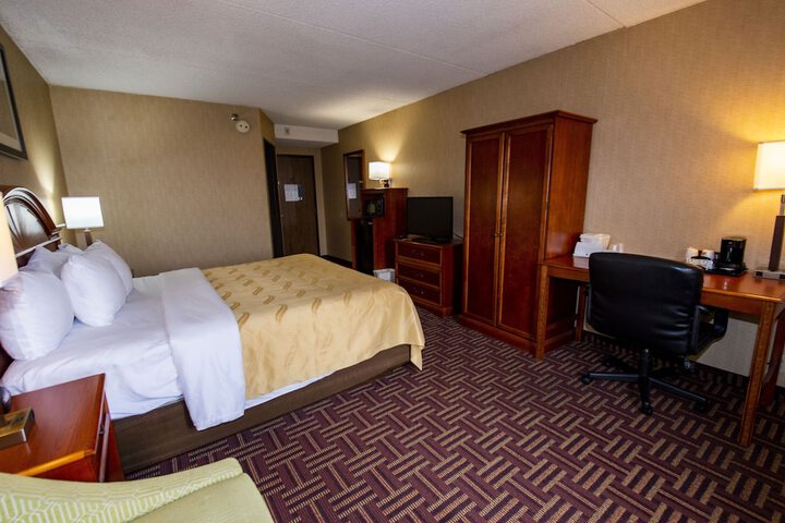 Room 51 of 68
