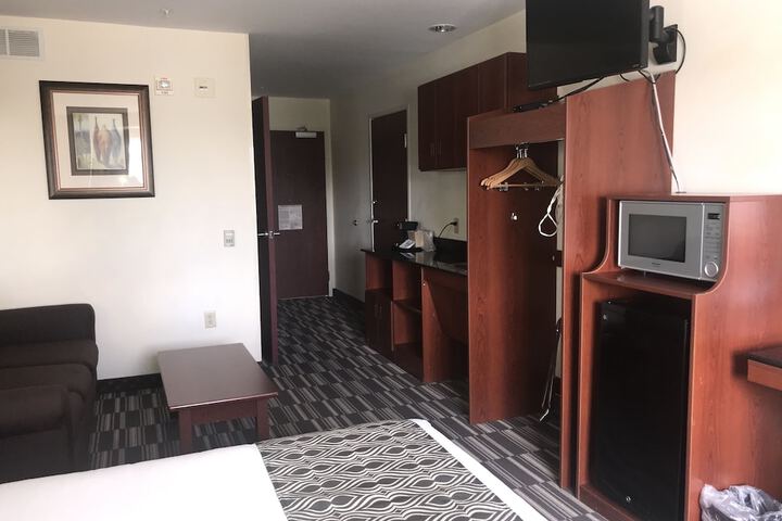 Room 52 of 67
