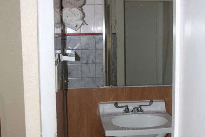 Room 12 of 41