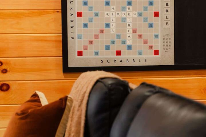 Sleeps 16! Luxury Cabin With Game Room & Hot Tub
