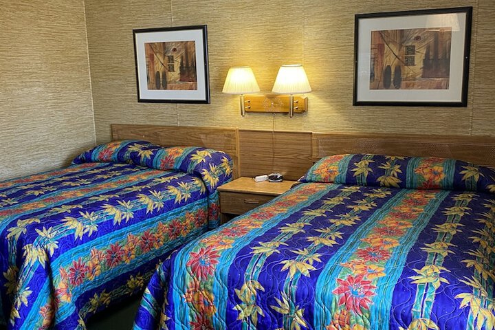 Room 32 of 61