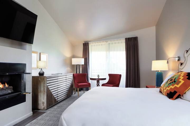 Room 40 of 98