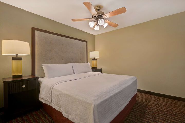 Room 17 of 48
