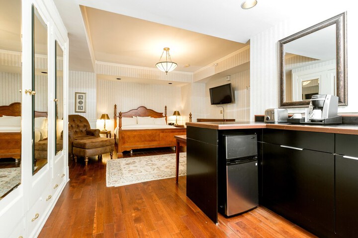 Room 73 of 88