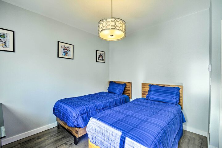 Lakefront Bremerton Vacation Rental w / Deck!
