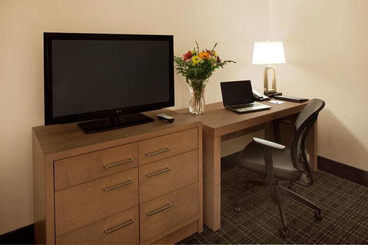Room 6 of 13