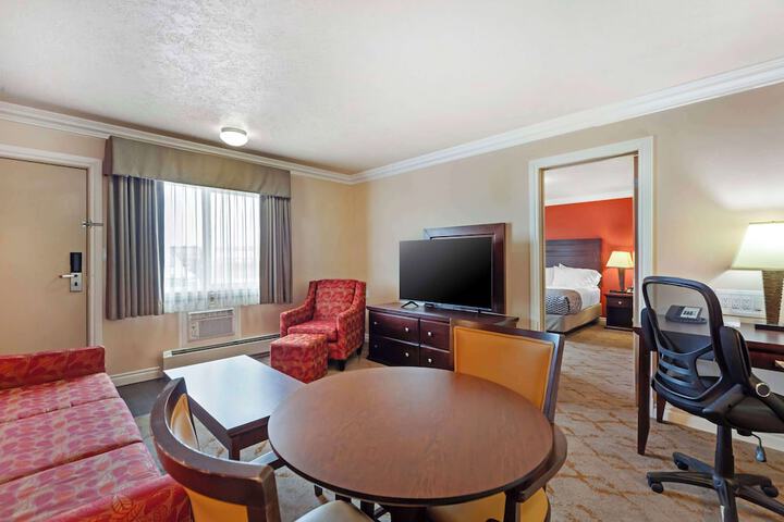 Best Western Plus Mirage Hotel & Resort