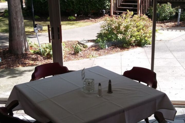 Dining 55 of 73