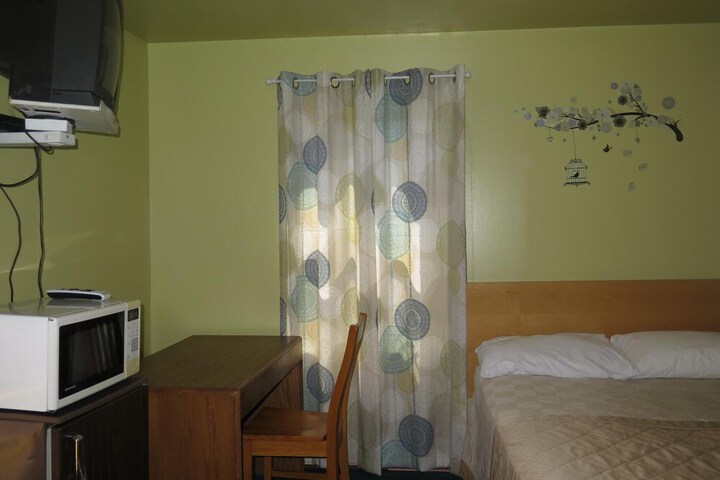 Pillow Talk Motel