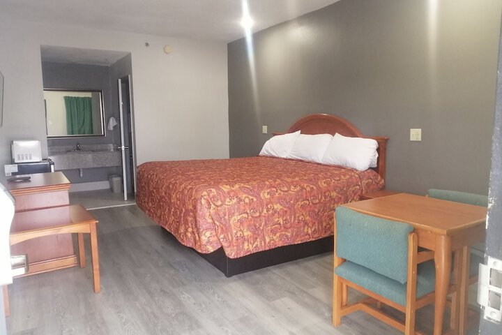 Room 8 of 22