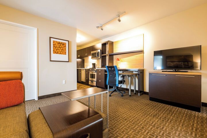 Room 21 of 28