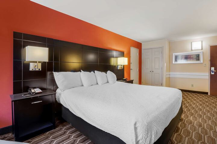 Room 19 of 28
